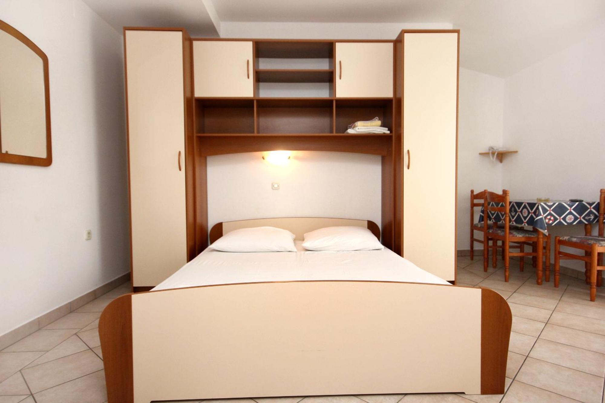 Apartments And Rooms By The Sea Pag - 3152 Pag Town Room photo