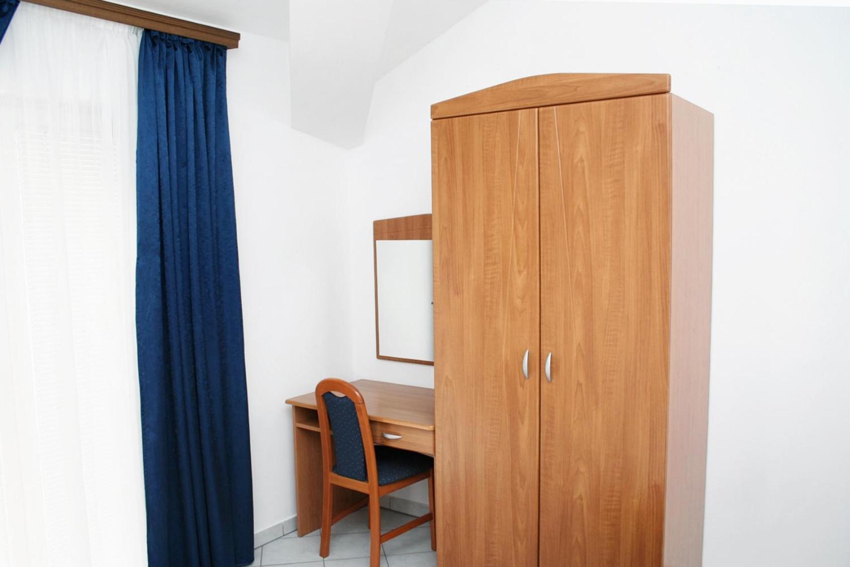 Apartments And Rooms By The Sea Pag - 3152 Pag Town Room photo