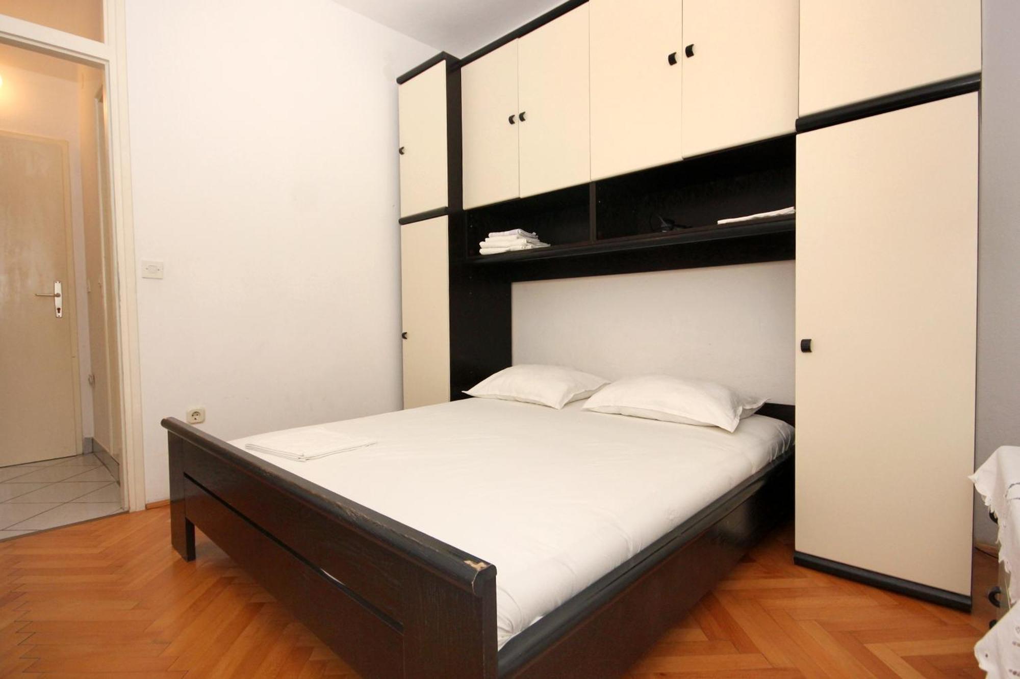 Apartments And Rooms By The Sea Pag - 3152 Pag Town Room photo